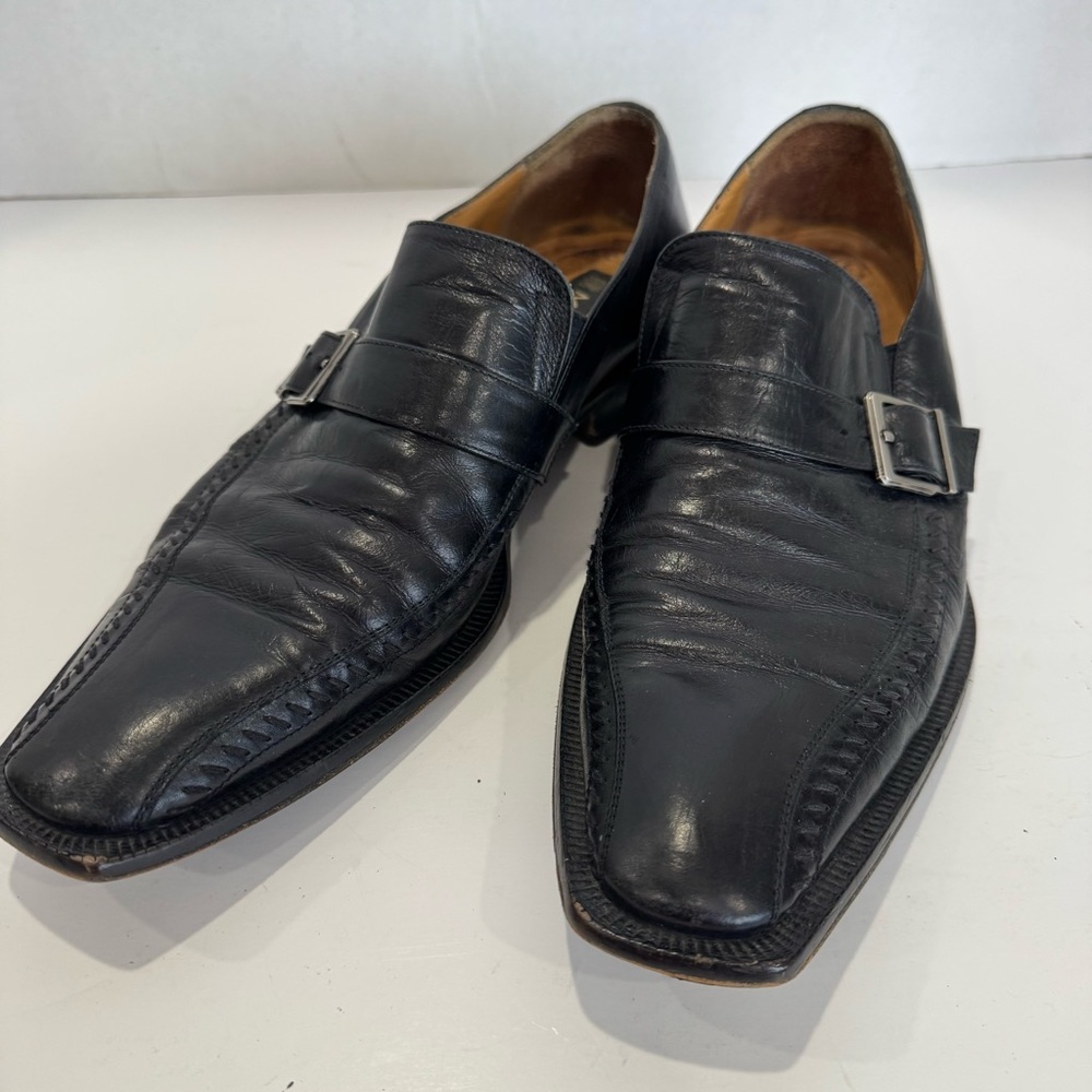 MEZLAN size 9.5 mens black leather loafers long toe buckle detail made in Spain
